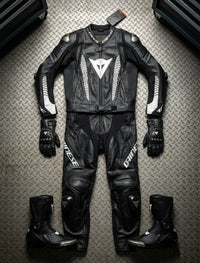 Dainese  Leather Motorcycle Set with Airbagss 3